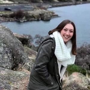 Meet your Posher, Roxanne